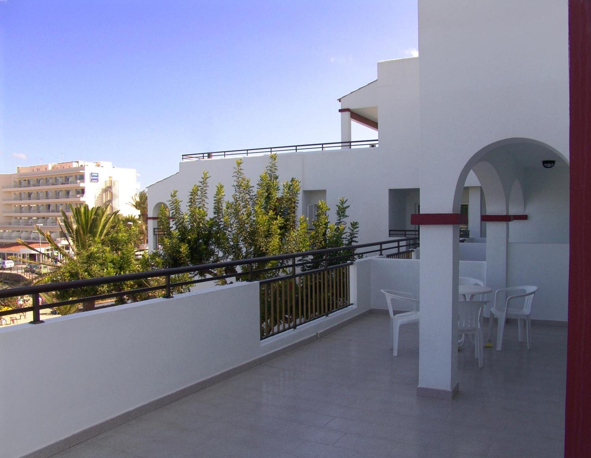 Apartamentos Playa Es Cana Εξωτερικό φωτογραφία